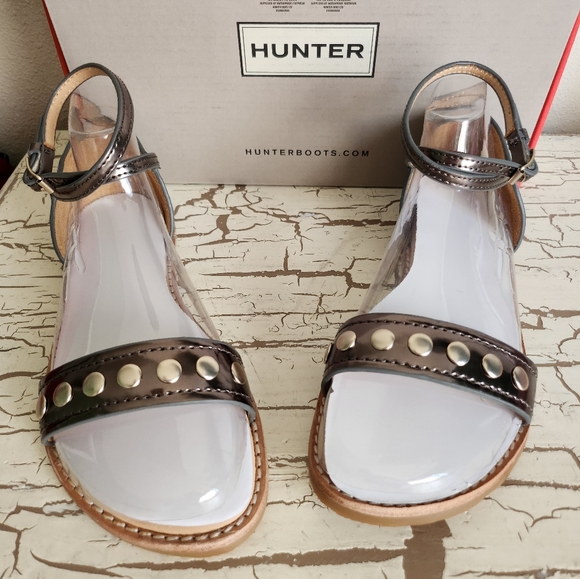 Hunter Shoes - NEW Hunter 5 Sandals With Box
